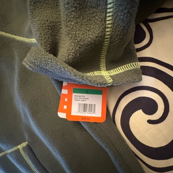 NWT-Bass Mens 
1/2 Zip Front pocket 
LongSleeve Hoodie 
Adjustable Toggle waist - Picture 8 of 9